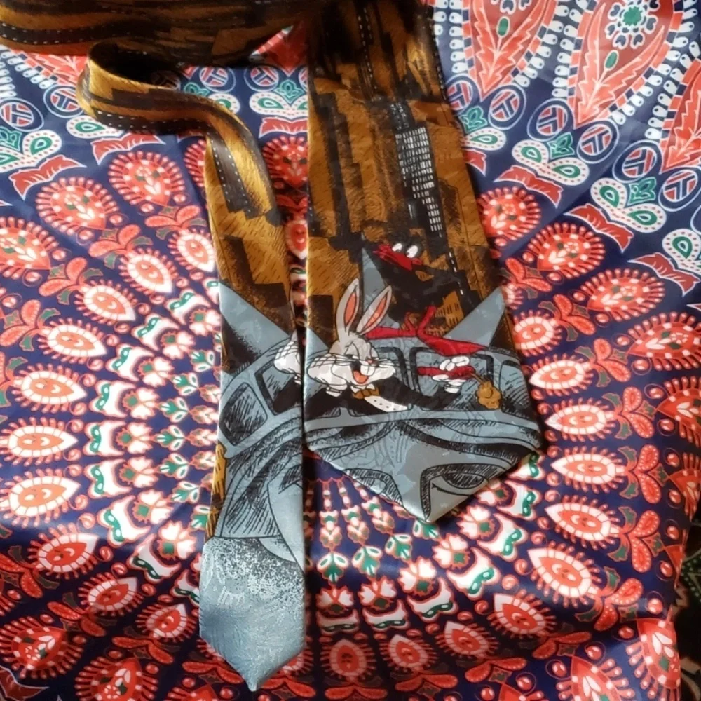 Vintage 1990's Warner Brothers Bugs Bunny Daffy Duck New York City necktie